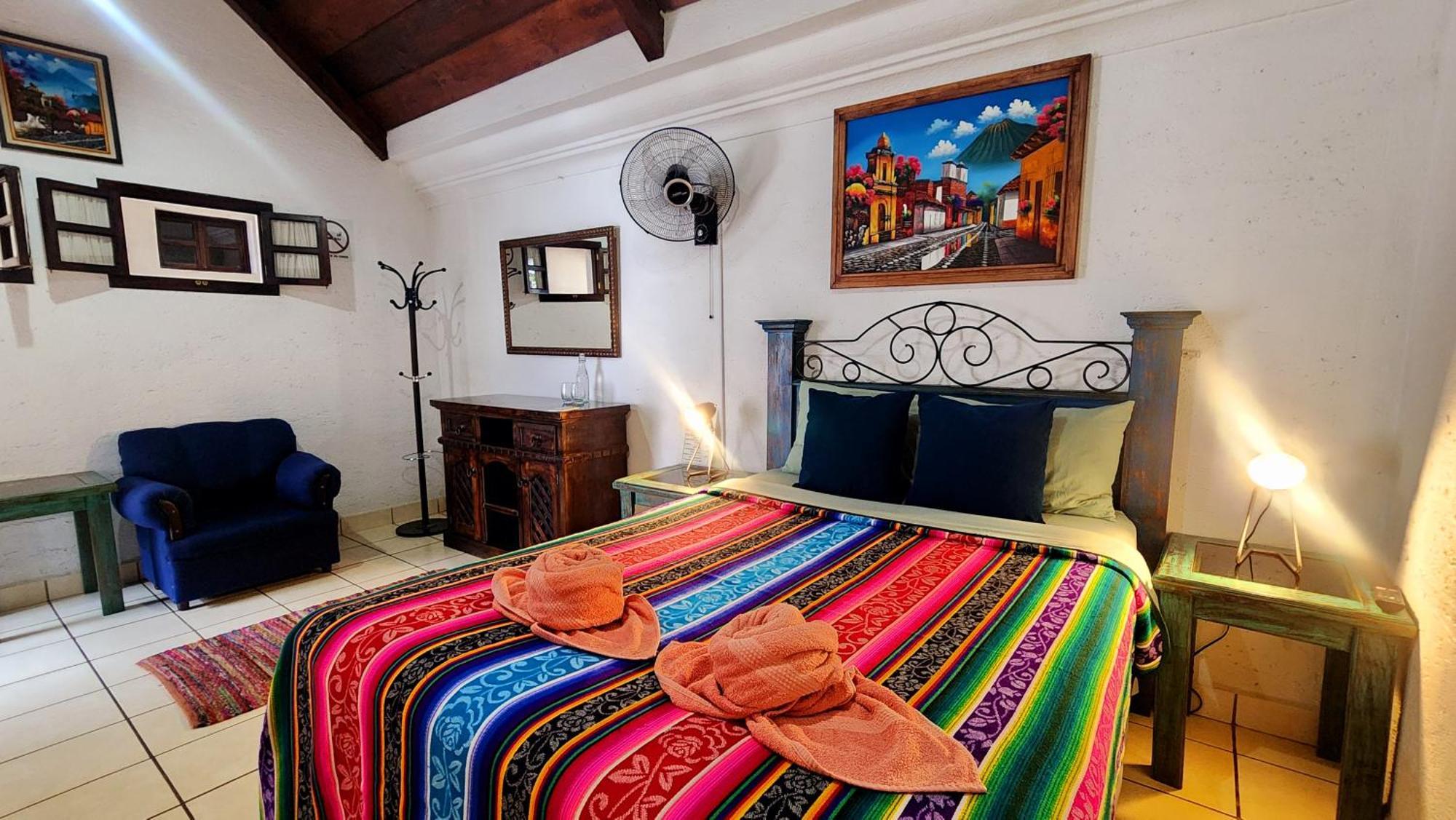 Magnolias Hotel Antigua Room photo